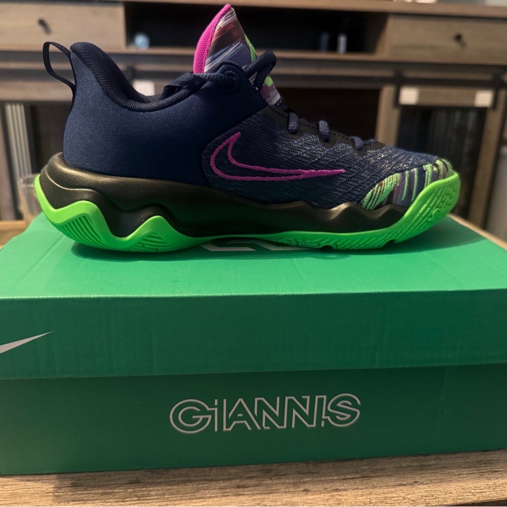 Nike Giannis Immortality 4 KC